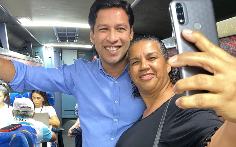 Longe dos embates políticos, Cunha “desenrola” o mandato visitando os municípios alagoanos