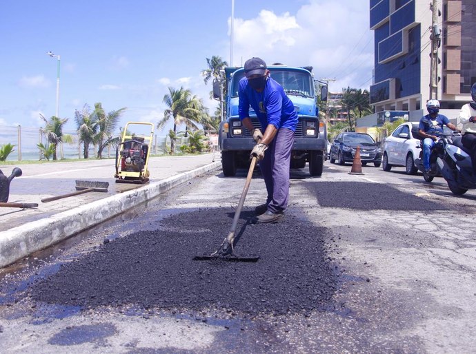 Operação tapa-buraco contempla mais seis bairros de Maceió