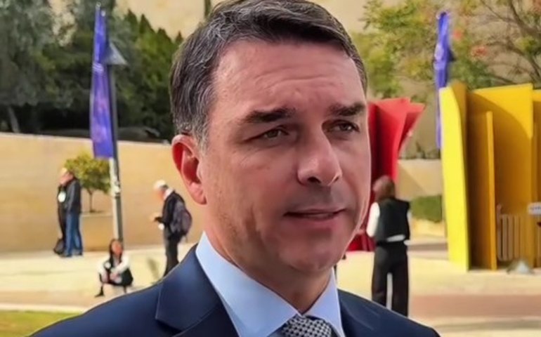 Bolsonaro pede mais tempo para definir chapa ao Senado em SP, diz Flávio