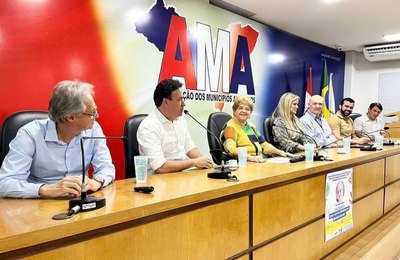 Prefeito Jorge Galvão participa do encerramento do curso da nova Base Nacional Comum de Competência do Diretor Escolar