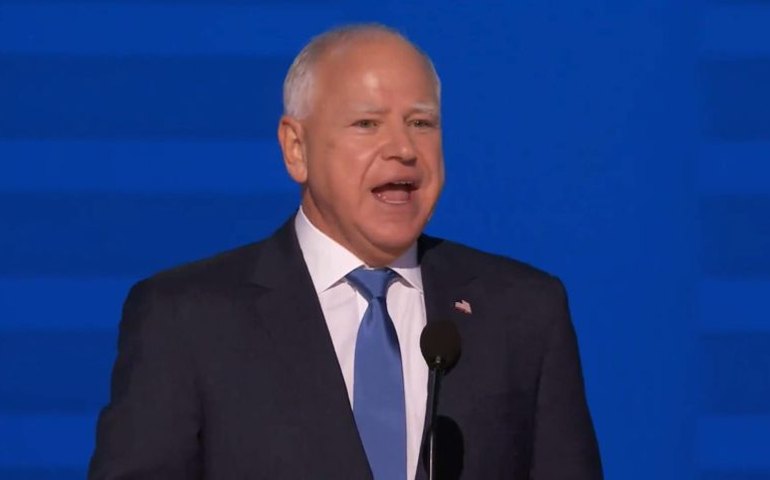 Eleições EUA: Tim Walz se apresenta ao país na Convenção Democrata