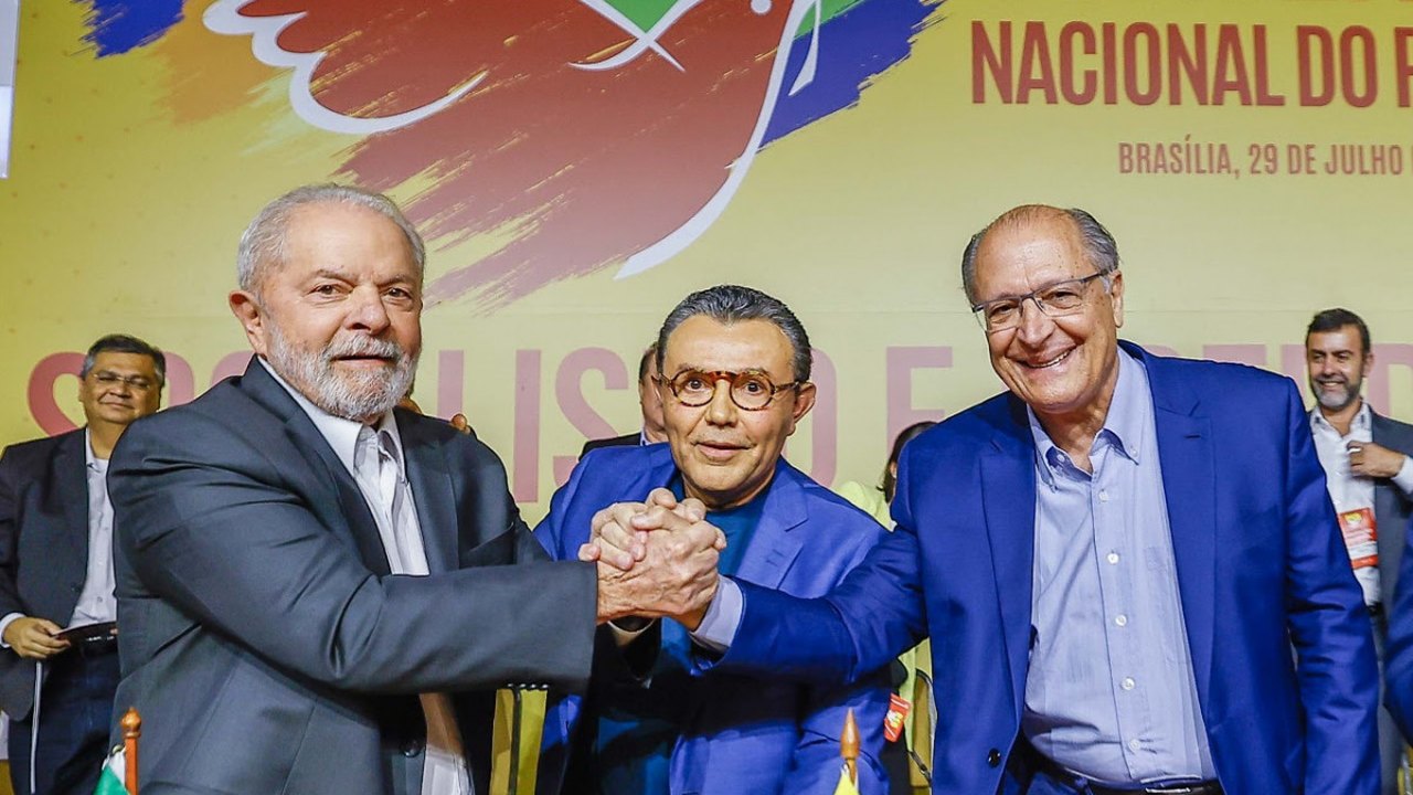 Adesão a Manifesto pela Democracia é sinal de que sociedade está cansada de mentiras, diz Lula