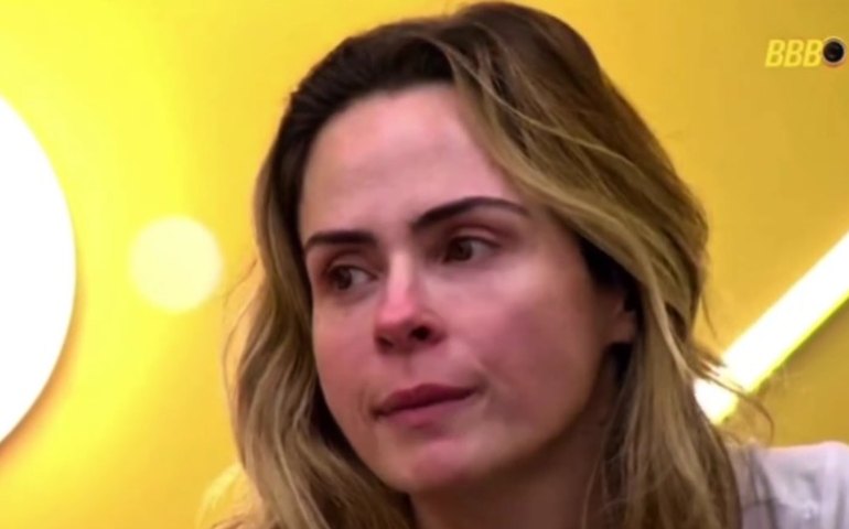 Pai de Ana Paula Renault, Gerardo Henrique, é internado em Belo Horizonte