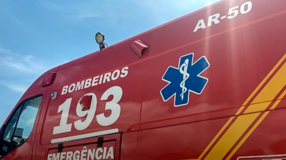 Bebê e duas pessoas ficam presos em elevador na Ponta Verde, em Maceió