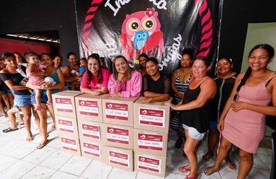 TJAL finaliza entrega de doações da campanha 'Mães que vestem outras mães'