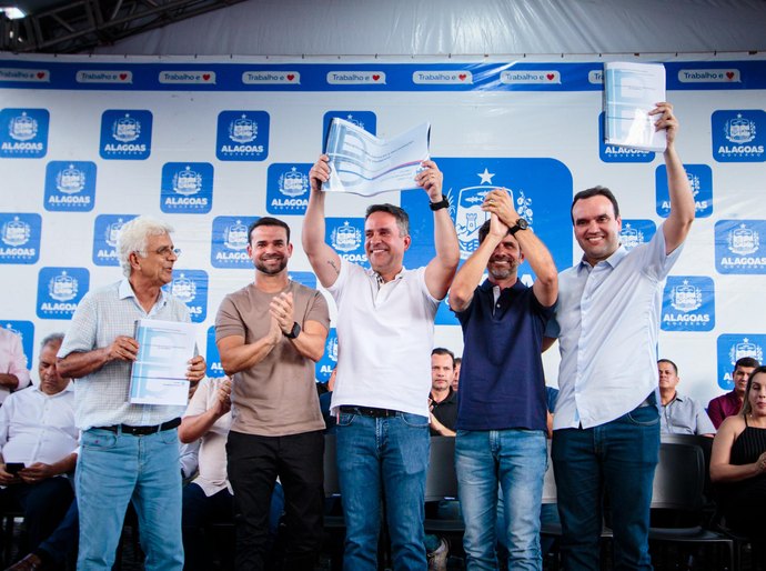 Governo entrega pontes, pavimentação de ruas e sala do Saúde Até Você Digital em União dos Palmares