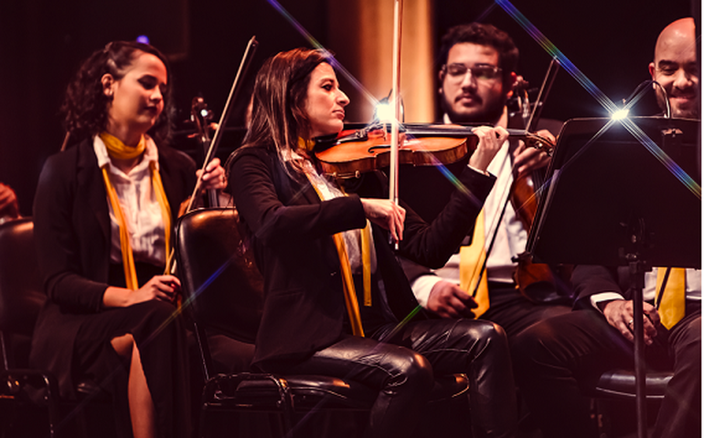 Orquestra Ouro Preto toca bossa nova em concerto