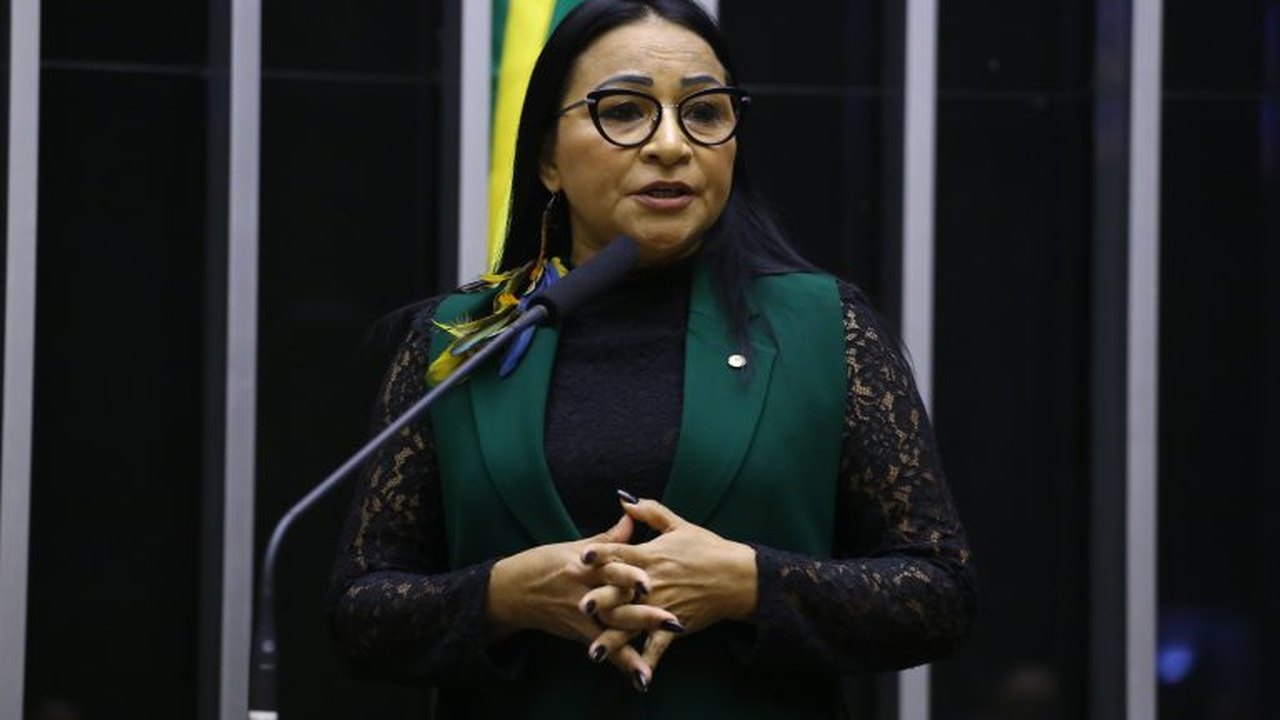 TSE mantém cassação de Silvia Waiãpi por uso de verba de campanha em harmonização facial