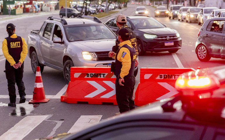 Eventos esportivos e religiosos modificam trânsito neste fim de semana