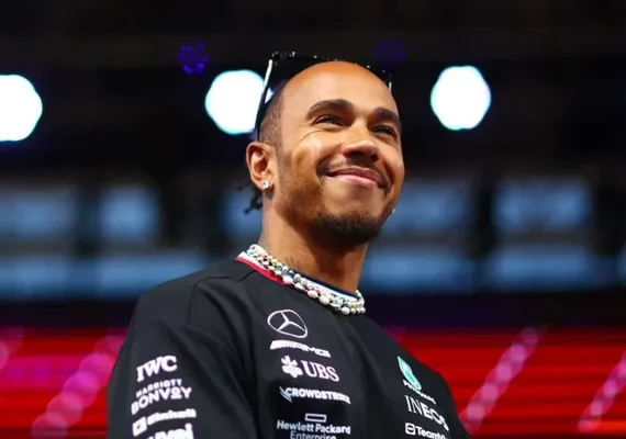 Hamilton lembra de depressão ao longo da vida causada por bullying, racismo e pressão na F-1