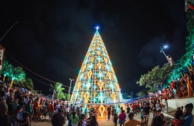 Natal de Todos Nós ilumina a Orla de Maceió com magia e encanto na abertura oficial dos festejos natalinos