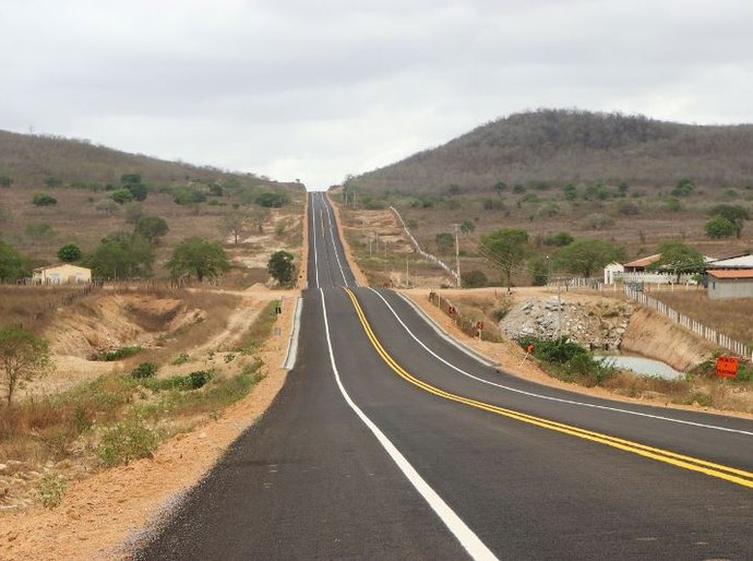 Alagoas inaugura um dos últimos trechos sem asfalto na BR-316