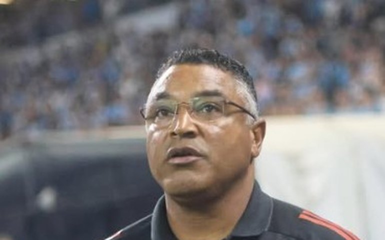 Roger Machado detona regulamento do Gaúcho após expulsão indireta no clássico: 'Um absurdo'