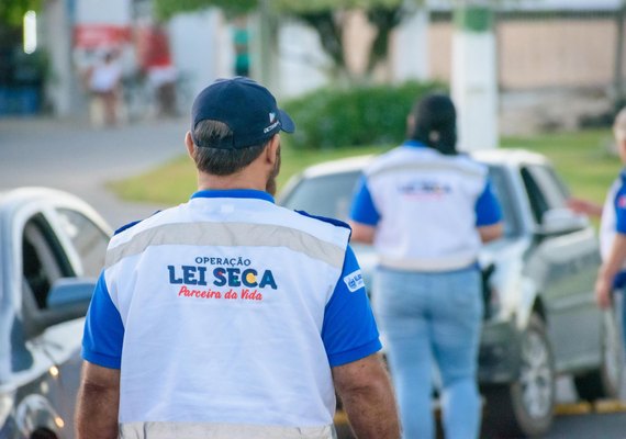 Lei Seca prende em flagrante homem que dirigia sob efeito de drogas na Pajuçara