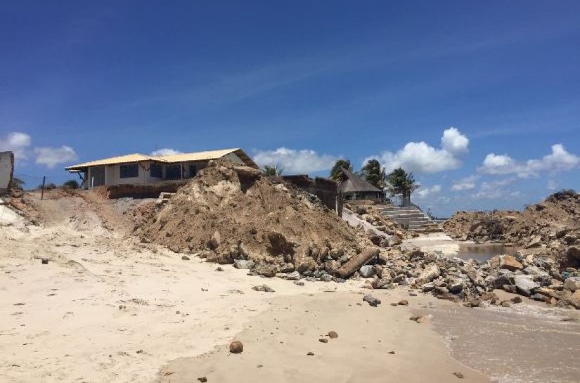 Fiscais do IMA flagram depósito irregular de entulho na Praia do Saco