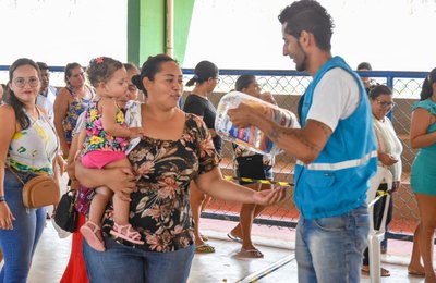 Coruripe Social entrega 750 cestas básicas na Semana Santa