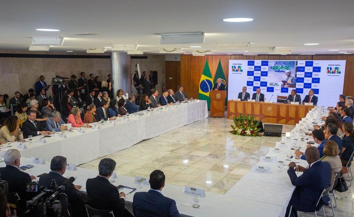 O presidente Lula coordenou reunião de balanço dos 100 dias de governo