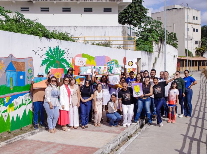 Entrega do “Mural do Inconsciente” marca encerramento de oficinas terapêuticas em Palmeira