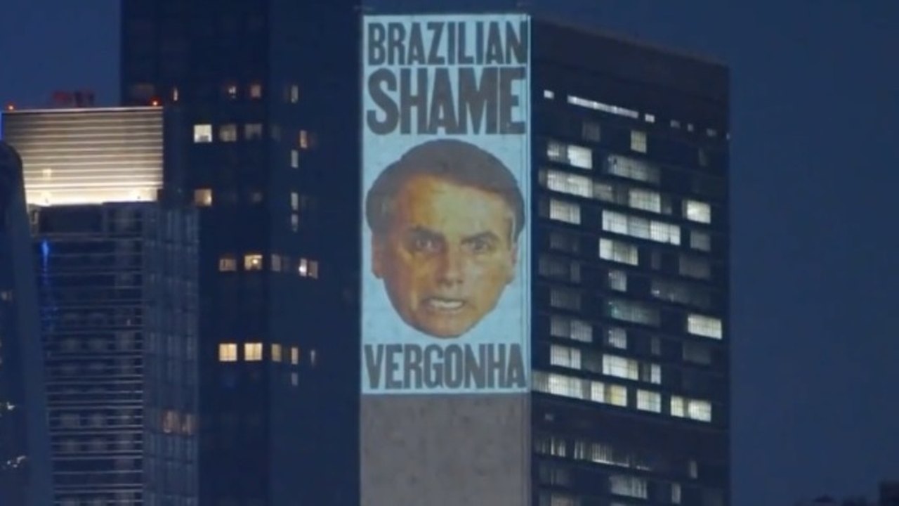 Projeção chama Bolsonaro de ‘vergonha brasileira’ na sede da ONU