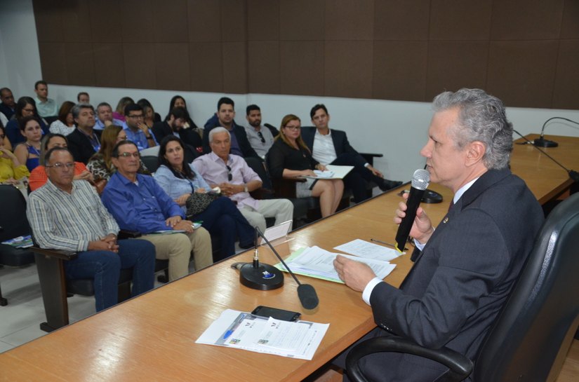 Promotor defende comissão de transição