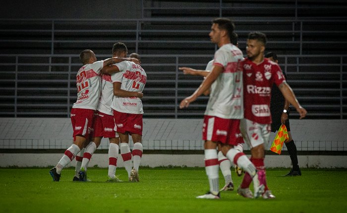 CRB vence o Vila Nova e retorna ao G4