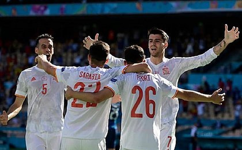 Espanha goleia a Eslováquia e avança na Eurocopa; Suécia vence e elimina Polônia