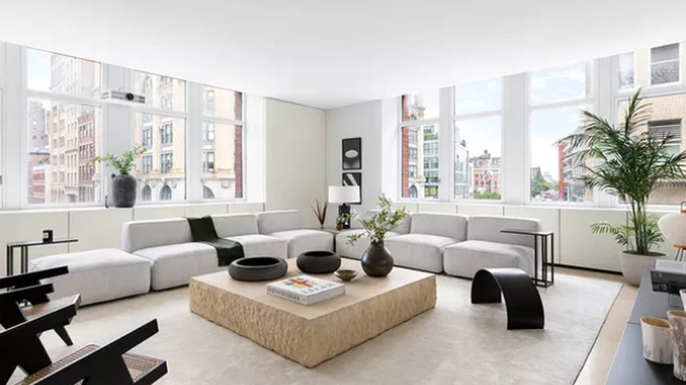 Kanye West põe apartamento à venda