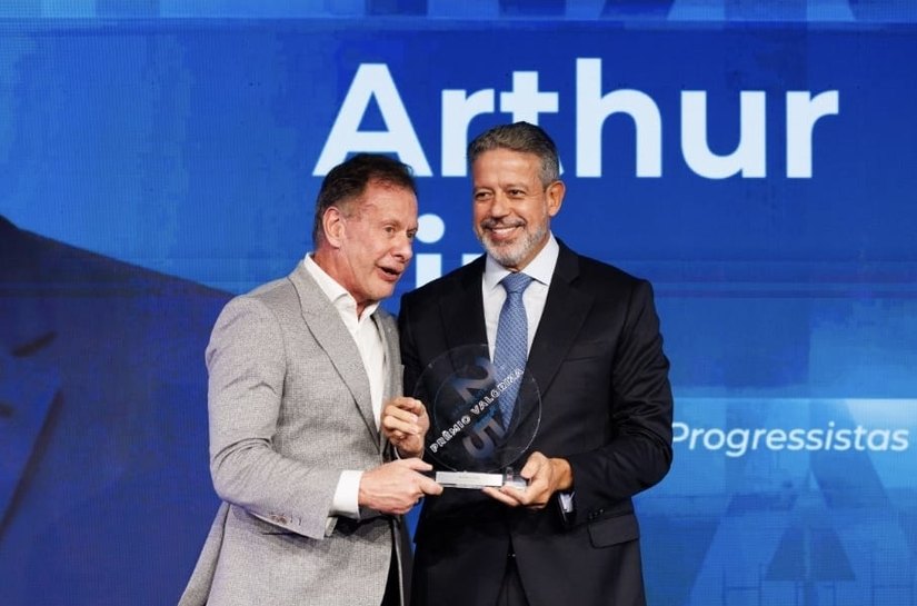 Arthur Lira é agraciado com a 1ª edição do Prêmio Valoriza Parlamento e figura entre os deputados mais influentes do Brasil em 2025