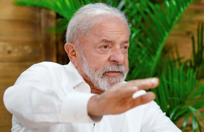 "Nunca na história do Brasil houve tanto atendimento aos prefeitos quanto agora”, diz Lula, em Salvador
