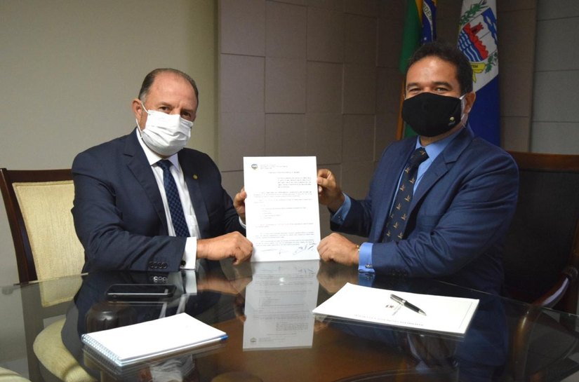 Mesa da ALE promulga PEC transformando agentes penitenciários em policiais penais