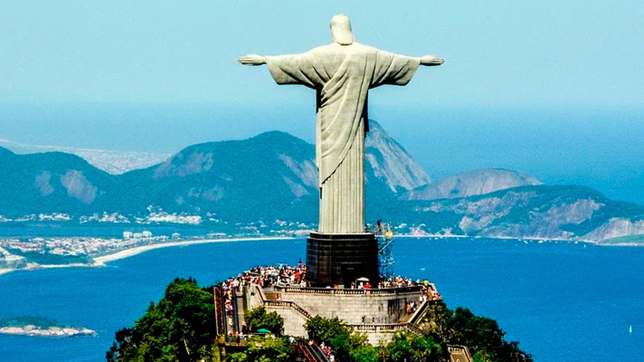 Bloco Especial homenageia 90 anos do Cristo Redentor