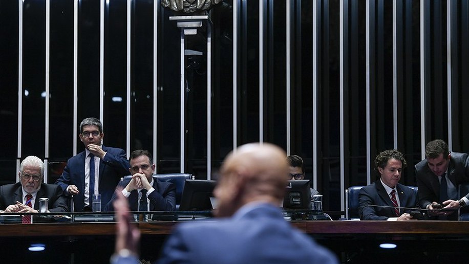 Senado aprova MP que reestrutura ministérios