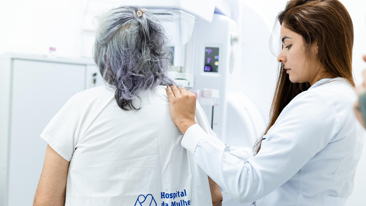 Mamografia de rastreio: oncologista do Hospital da Mulher explica o que é e quando é indicado