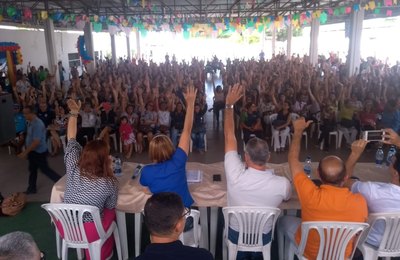 Em Maceió, servidores públicos municipais se reúnem para definir greve geral