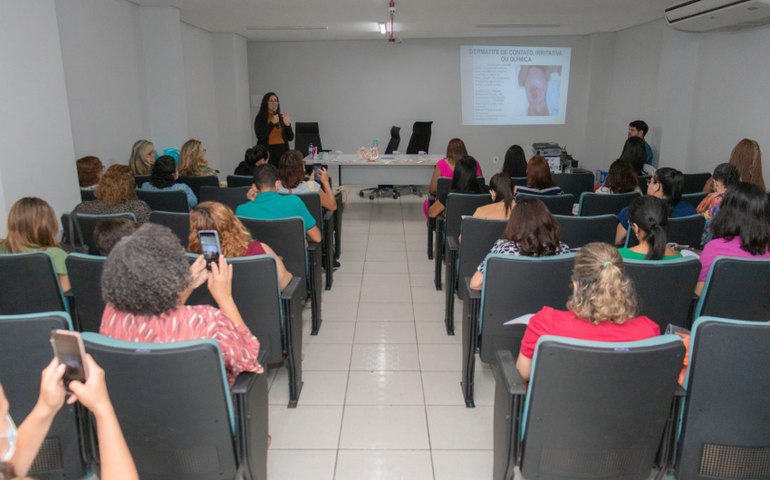 Saúde promove capacitação para aperfeiçoar assistência aos usuários ostomizados