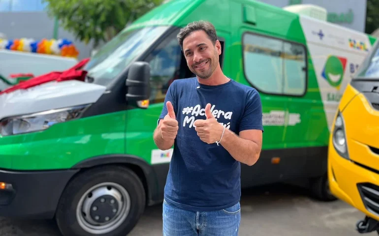 Prefeito de Santana do Mundaú assina Ordem de Serviço para construção de equipamento esportivo em escola