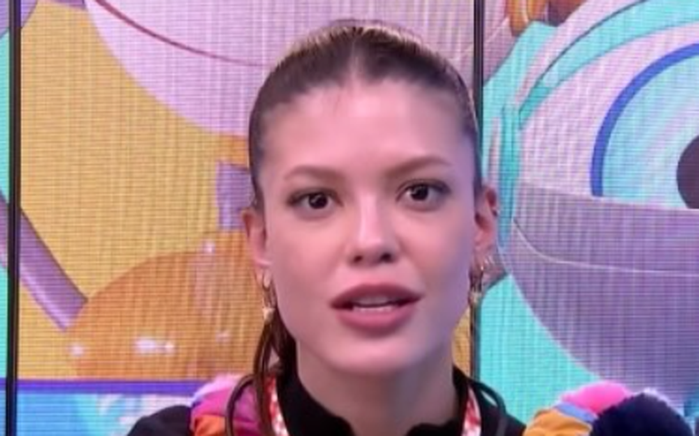 BBB 25: Mãe de Vitória Strada chama Mateus de traidor e diz que amizade dele com a filha acabou