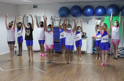 Sesc promove aulas gratuitas de ginástica rítmica para crianças e adolescentes