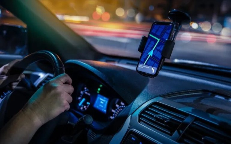 TRE esclarece: carros de aplicativo não podem  ser adesivados com propaganda eleitoral