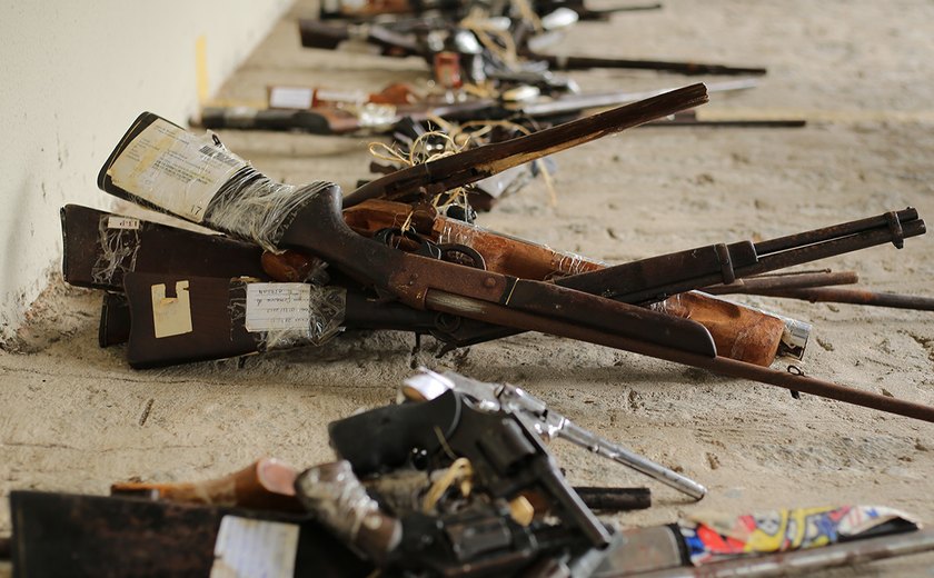 Mais 200 armas vinculadas a processos criminais conclusos são destruídas