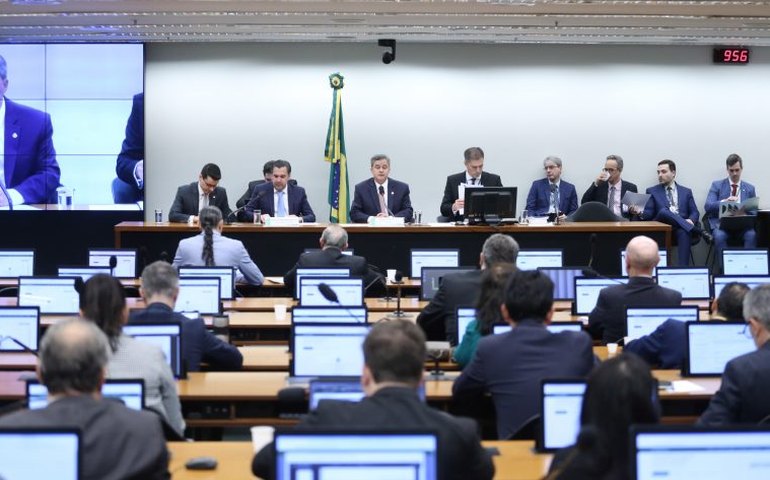 Comissão Mista aprova Orçamento de 2026 com R$ 6,5 trilhões em despesas