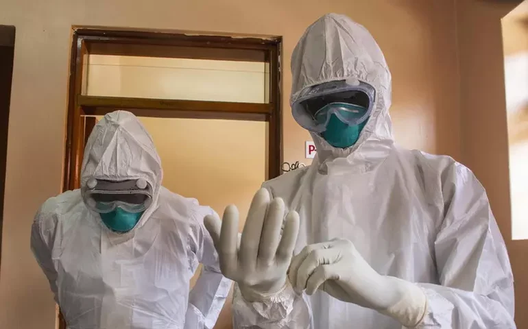Ebola: qual o risco do surto chegar ao Brasil? Infectologistas respondem