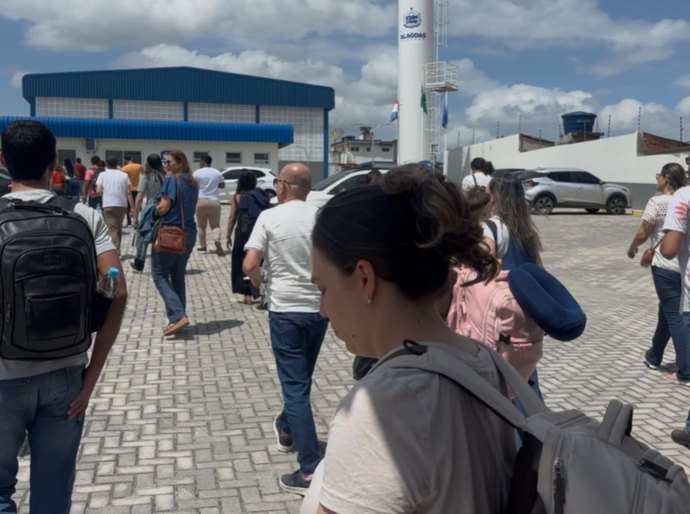 Uneal realiza primeira fase do concurso para professor efetivo