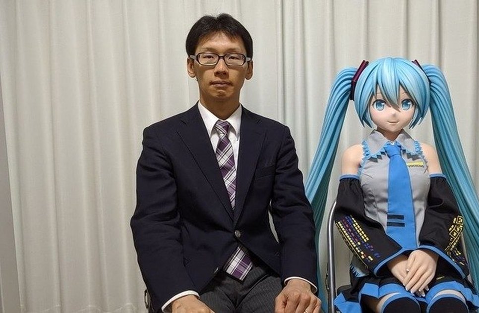 japones-casado-com-holograma-28042022161347931.jpeg / Foto: Foto: reprodução R7.com