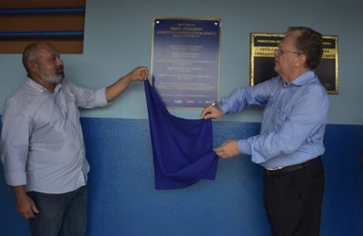Isnaldo Bulhões entrega reformas de duas escolas na zona rural de Santana do Ipanema