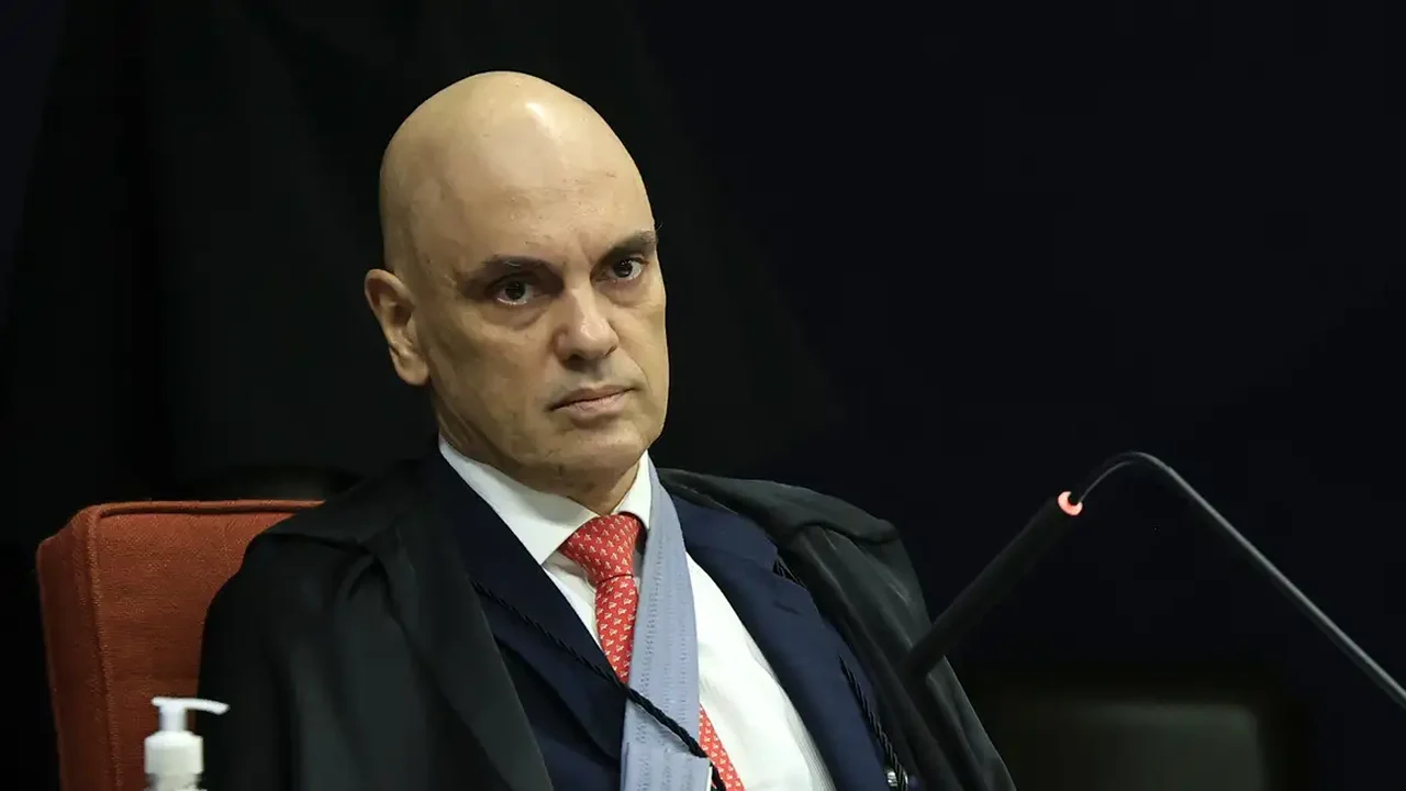 Moraes arquiva investigações sobre atuação de André Fernandes e Sílvia Waiãpi no 8 de Janeiro