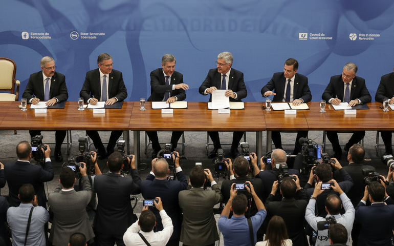 Com Lula ausente, Mercosul assina acordo com União Europeia no Paraguai