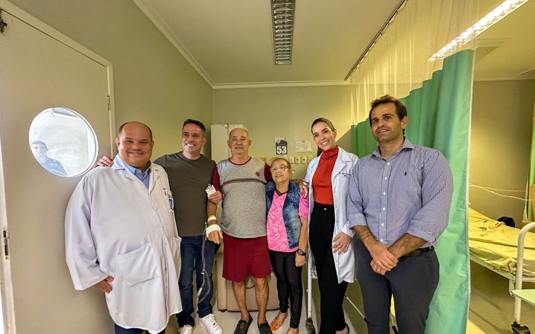 Policial militar aposentado que fez cirurgia pelo programa Saúde Até Você recebe alta