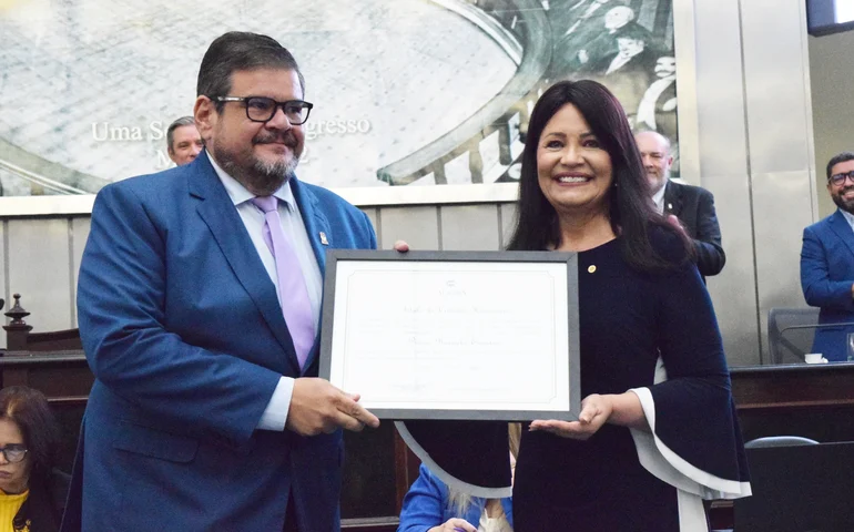 Médico veterinário Pierre Escodro é agraciado com título de cidadão alagoano