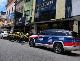 Operação Vitrine do Crime cumpre 20 mandados de busca e apreensão em estabelecimentos suspeitos de vender celulares roubados em Maceió